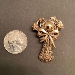Ornate little gold tone guardian angel pin – – hand crafted